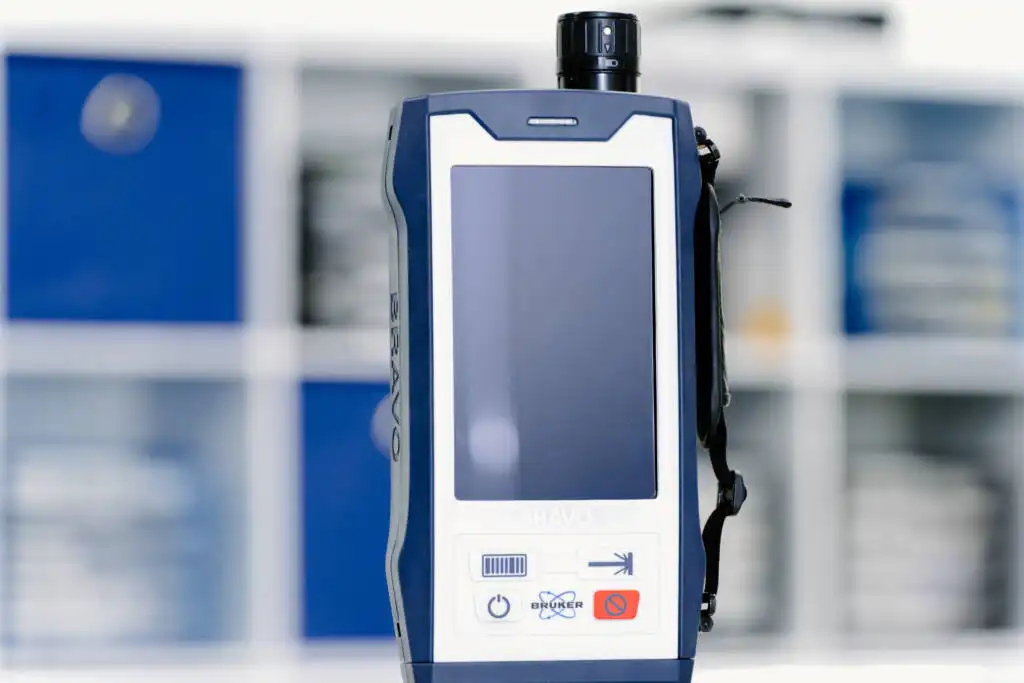 Bruker BRAVO Raman spectral instrument